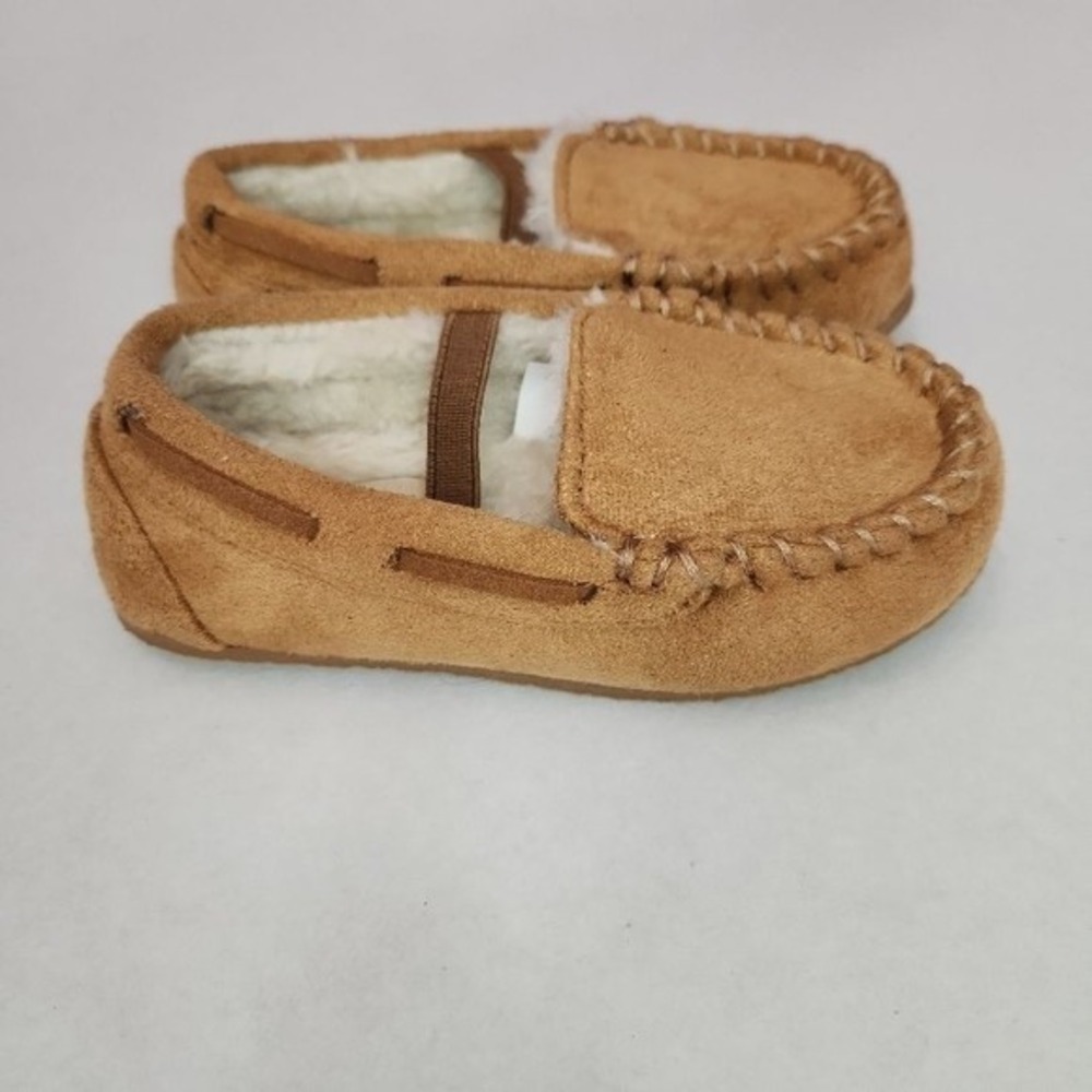 Crown Vintage Slippers Kids Size 8 Tan Cream Moccasin Fleece Lined Soft SoleCozy